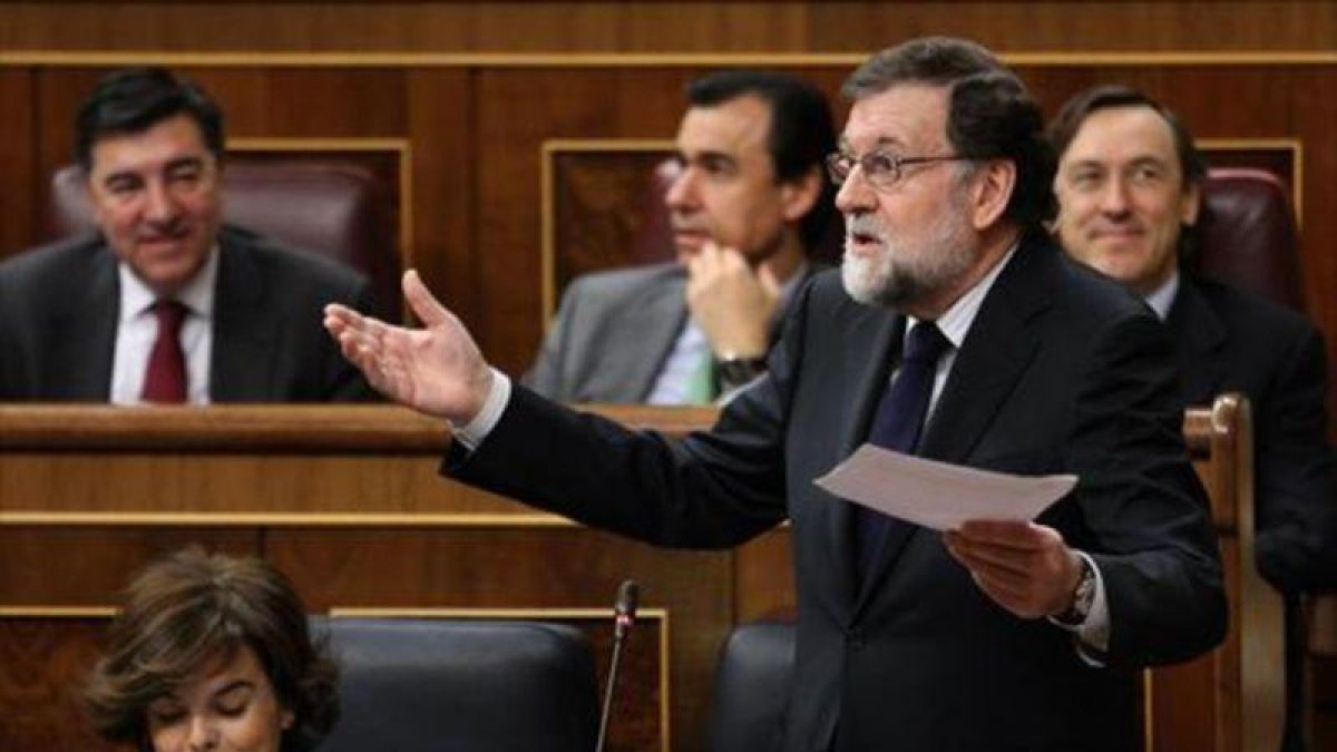 Mariano Rajoy interviene en el pleno del Congreso.-JUAN MANUEL PRATS