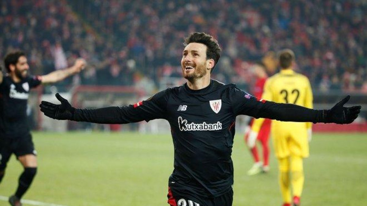 Aritz Aduriz celebra un gol en febrero, ante el Spartak de Moscú, en la Europa Liga.-EFE/ MAXIM SHIPENKOV