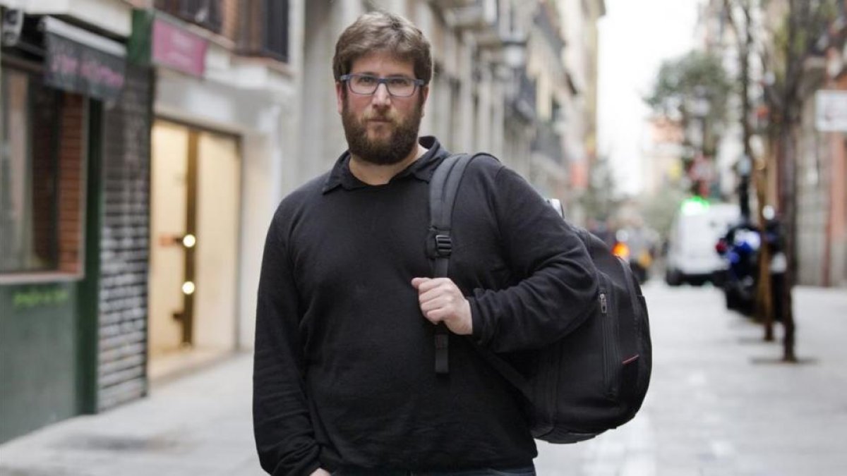 Miguel Urbán en el barrio de Lavapiés, en Madrid.-JUAN MANUEL PRATS
