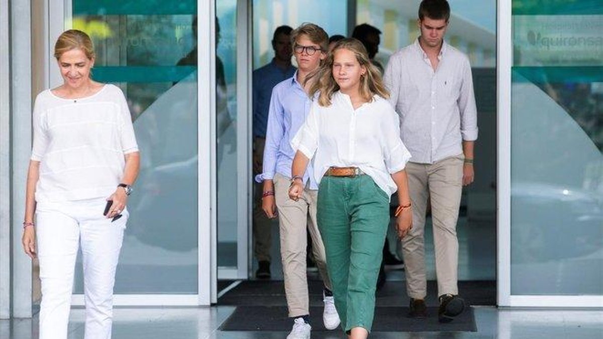 La infanta, con sus hijos.-EFE / RODRIGO JIMÉNEZ