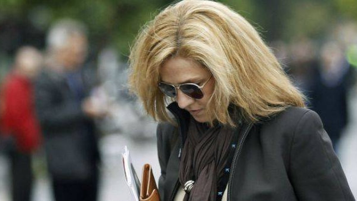 La infanta Cristina cabizbaja.-Foto: EFE / DALMAU