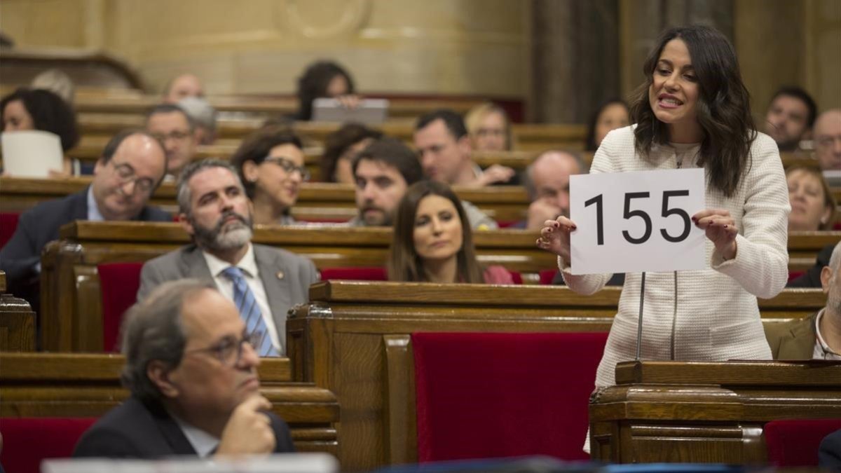 Inés Arrimadas amenaza con el 155 a Quim Torra en la sesión de control del Parlament.-ALBERT BERTRAN