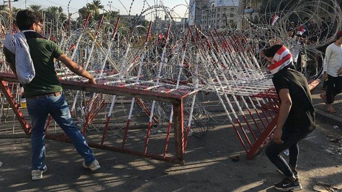 Bagdad, aumentan las manifestaciones antigubernamentales.-AP PHOTO ALI ABDUL HASSAN