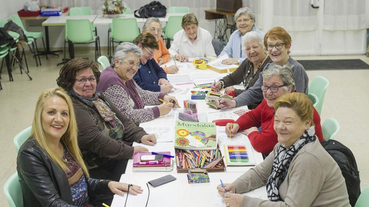 Sea cual sea la actividad a realizar, las socias de este grupo «bien avenido» siempre lucen una amplia sonrisa.-ISRAEL L. MURILLO
