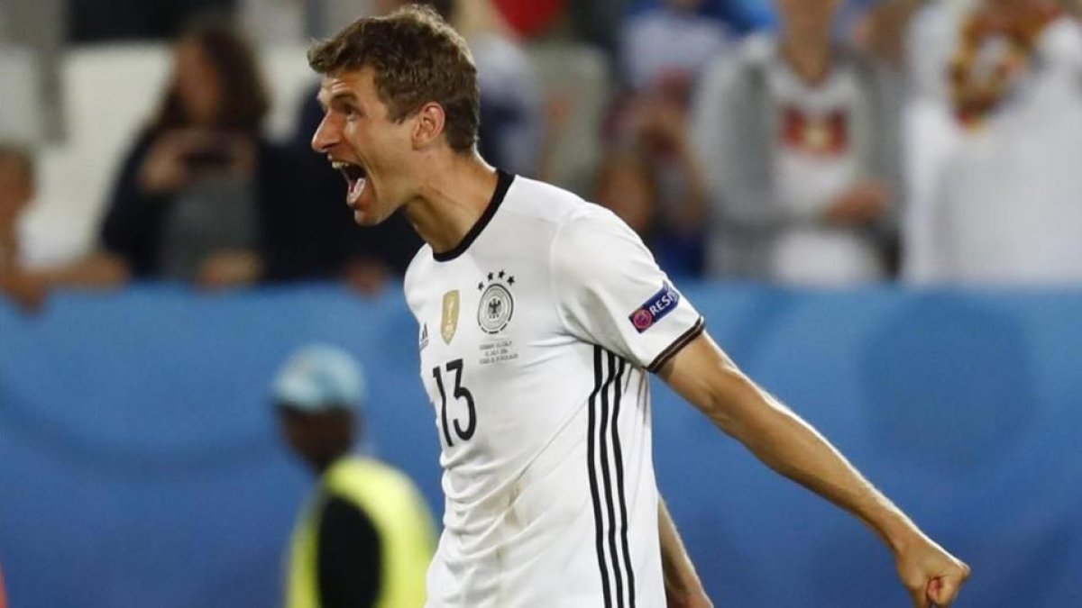 Müller, en un partido de la selección alemana.-REUTERS / KAI PFAFFENBACH