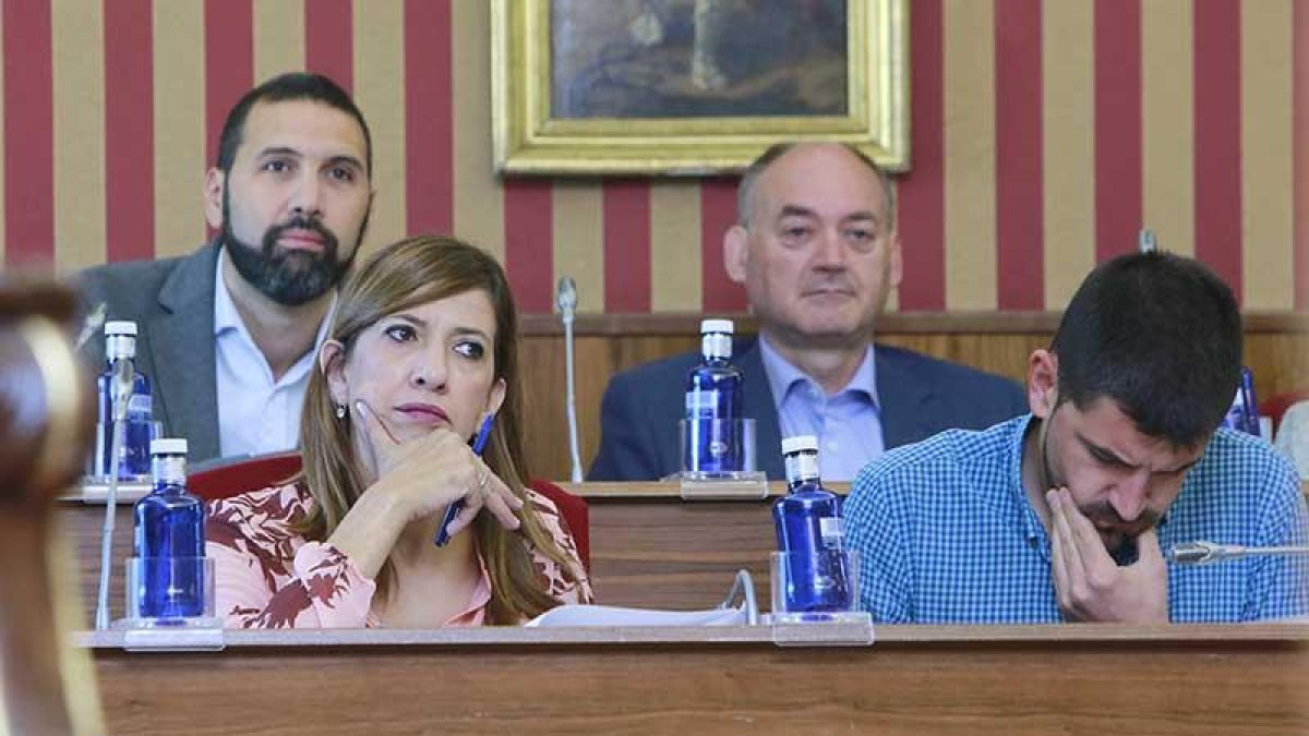 Garabito, Díez, Barrio y Jurado durante el Pleno municipal celebrado el miércoles.-RAÚL G. OCHOA