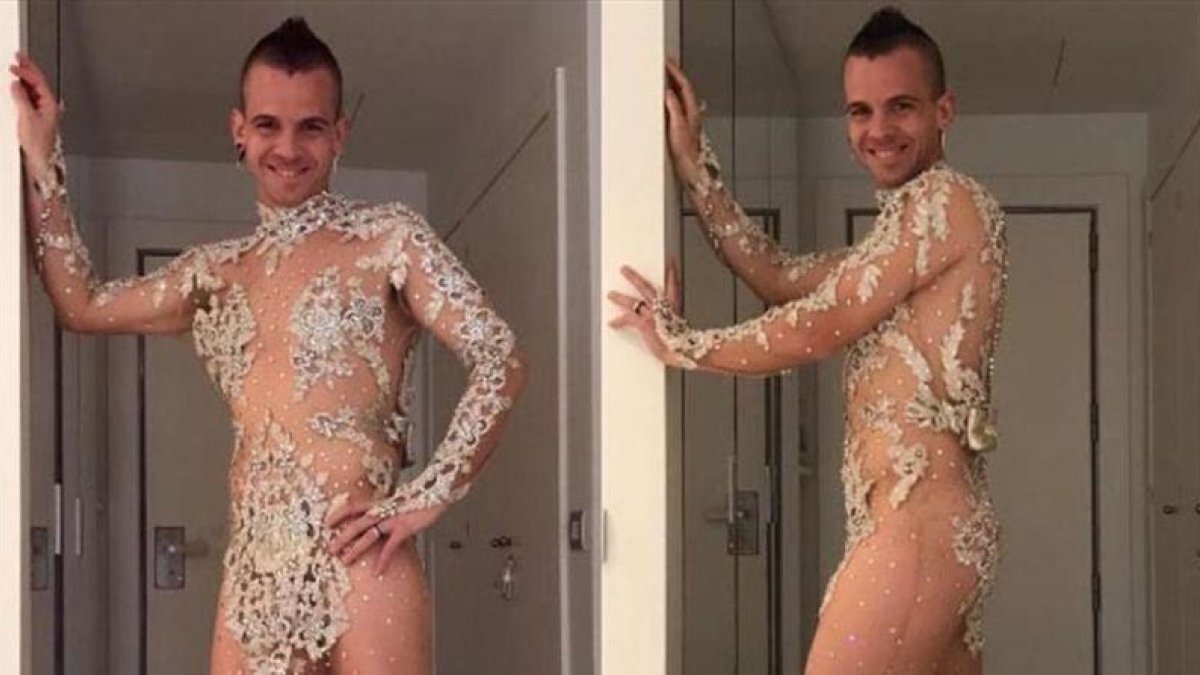 David Muñoz, con el vestido con el que presentó las campanadas el año pasado Cristina Pedroche.-INSTAGRAM