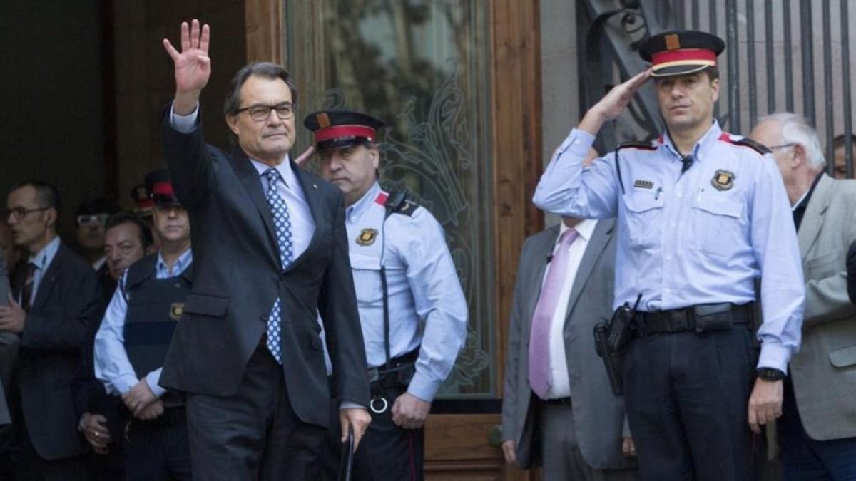 Artur Mas sale del Tribunal Superior de Justícia de Catalunya tras declarar como imputado por la consulta del 9-N-FERRAN NADEU