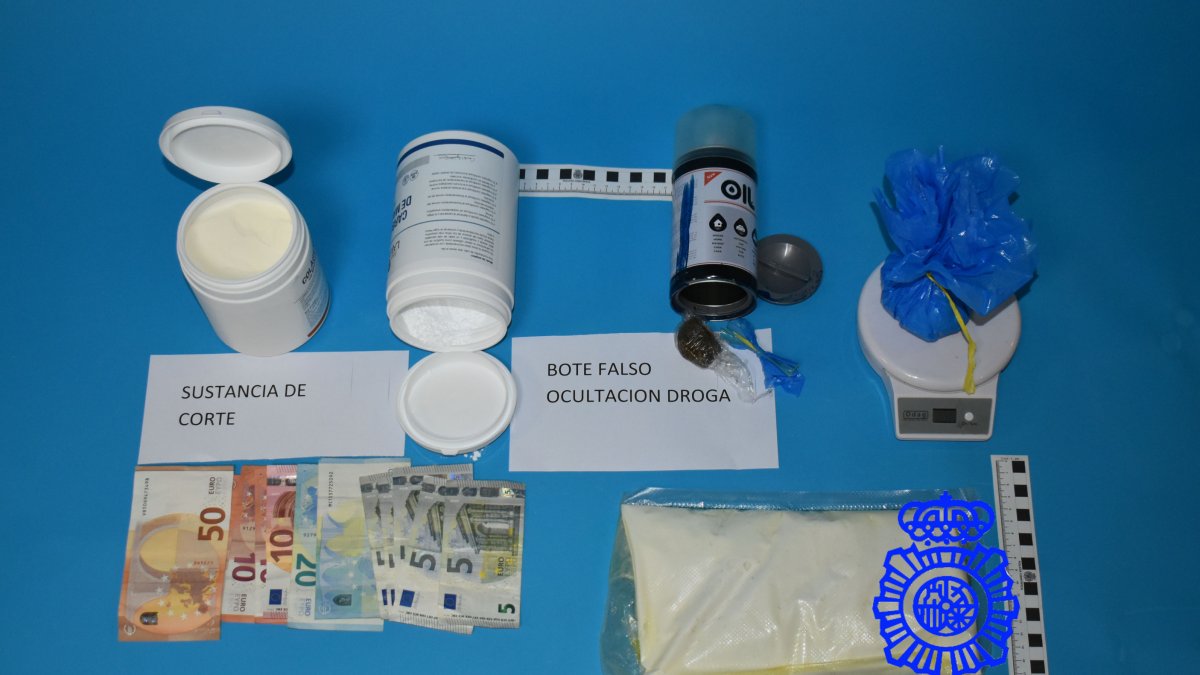 Droga incautada a los detenidos. POLICÍA NACIONAL