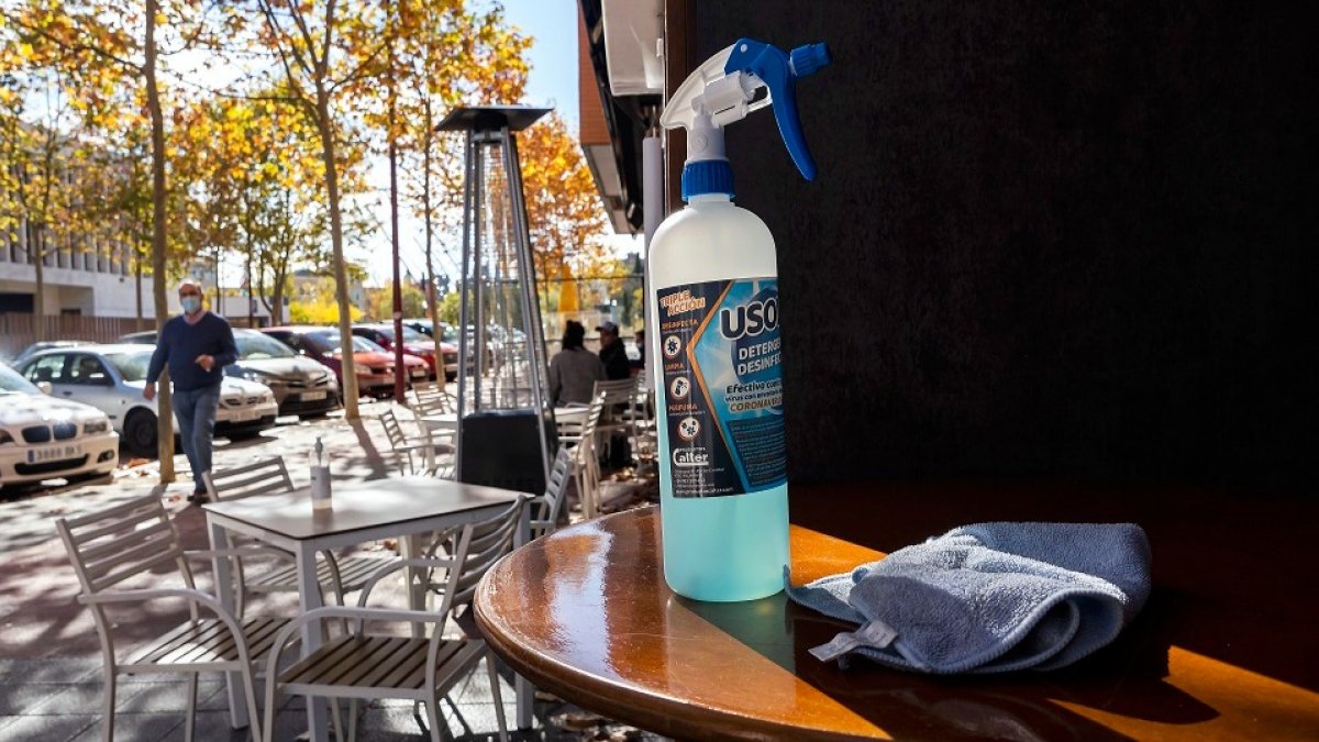 Terraza de un bar en una calle de Valladolid.