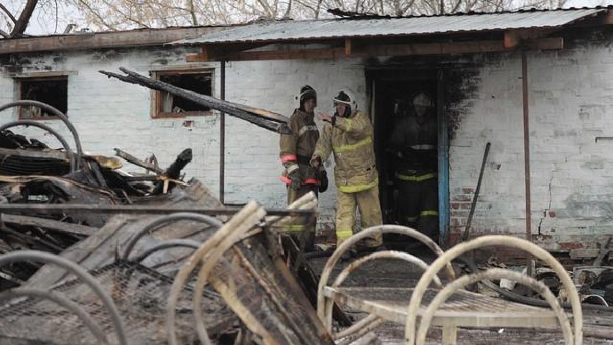 El psiquiátrico de Voronezh tras el incendio en que han muerto 23 personas.-ANDREI ARKHIPOV / AFP