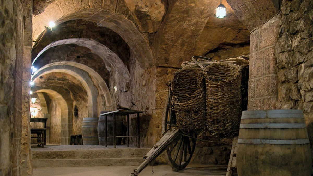 Las bodegas subterráneas arandinas hunden sus raíces en la Edad Media