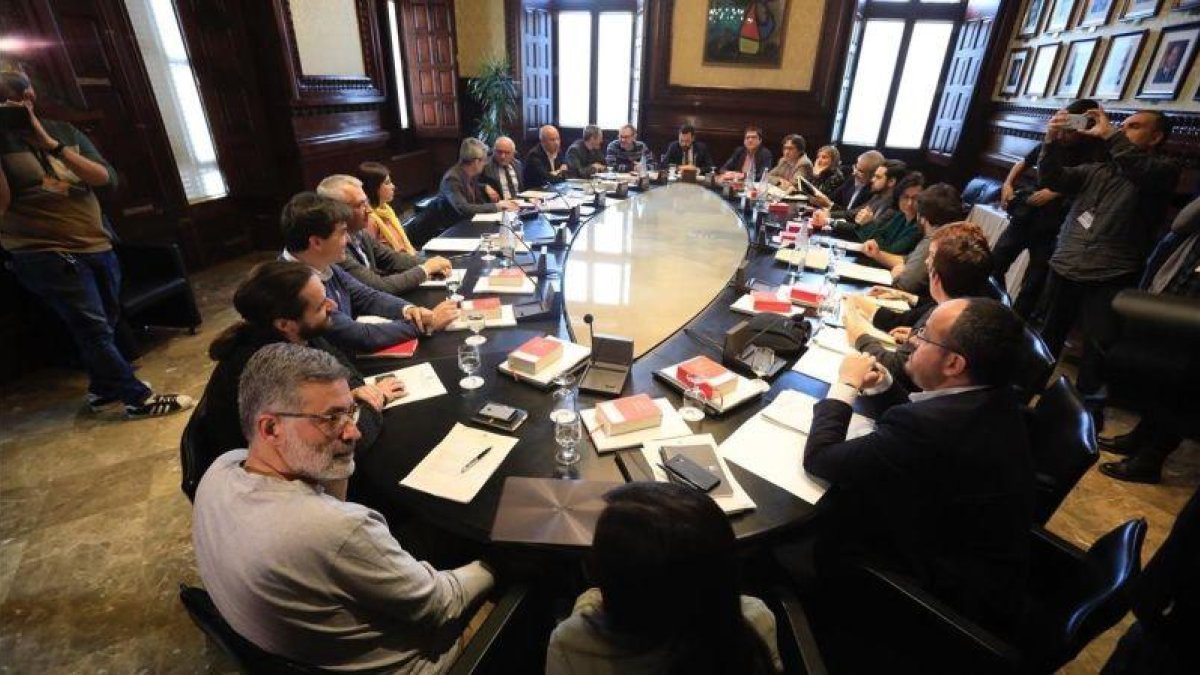 Reunión de la Junta de Portavoces del Parlament, presidida por Roger Torrent.-FERRAN NADEU