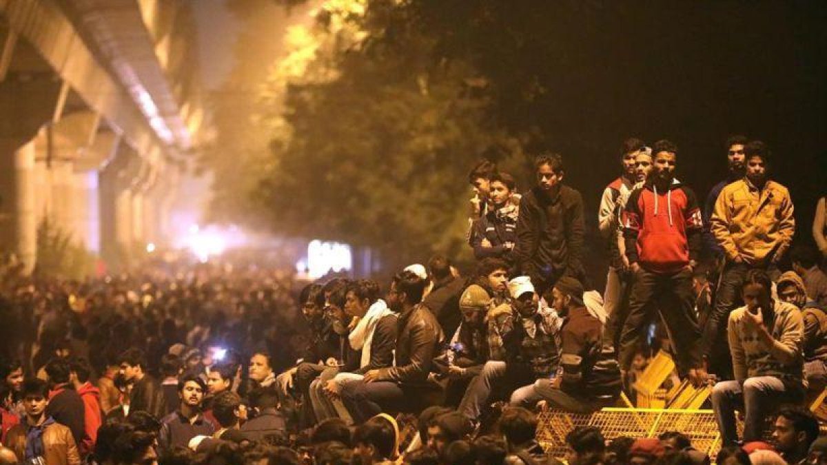 Protesta en Nueva Delhi contra la nueva ley de ciudadanía.-EFE/EPA/RAJAT GUPTA