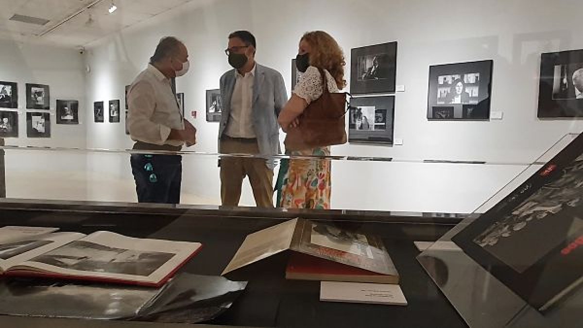 El concejal, Emilio Berzosa, junto al gerente del Instituto Castellano y Leonés de la Lengua, Luis González. L. V.
