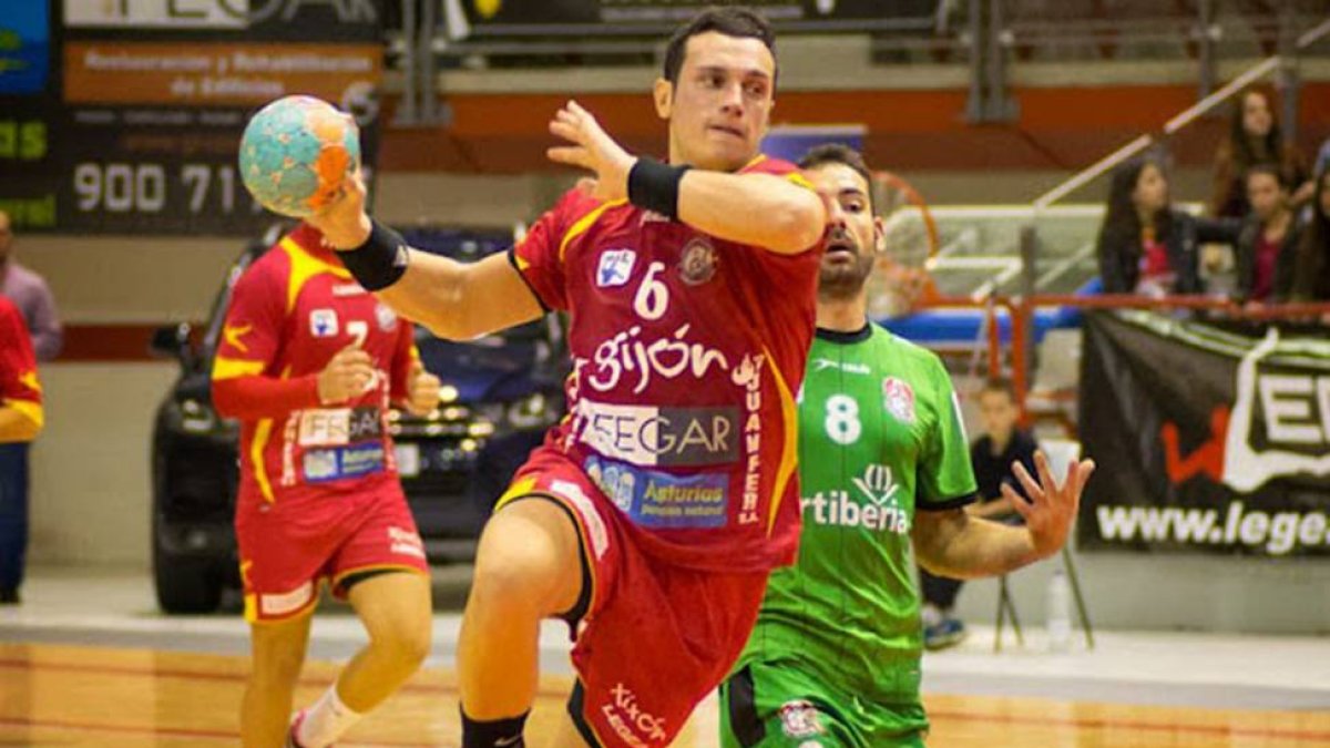 Amir Cakic defendió hace dos temporadas la camiseta del Juanfersa Gijón en la Asobal-ECB