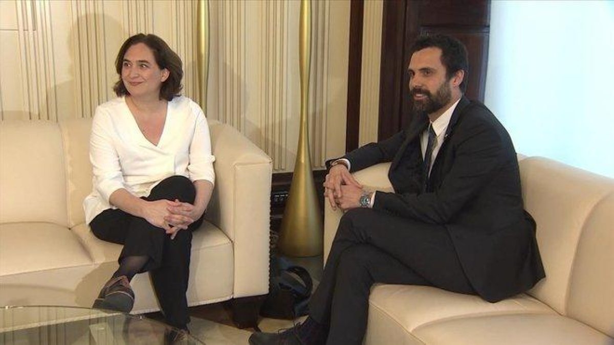 La alcaldesa de Barcelona y el presidente del 'Parlament'.-