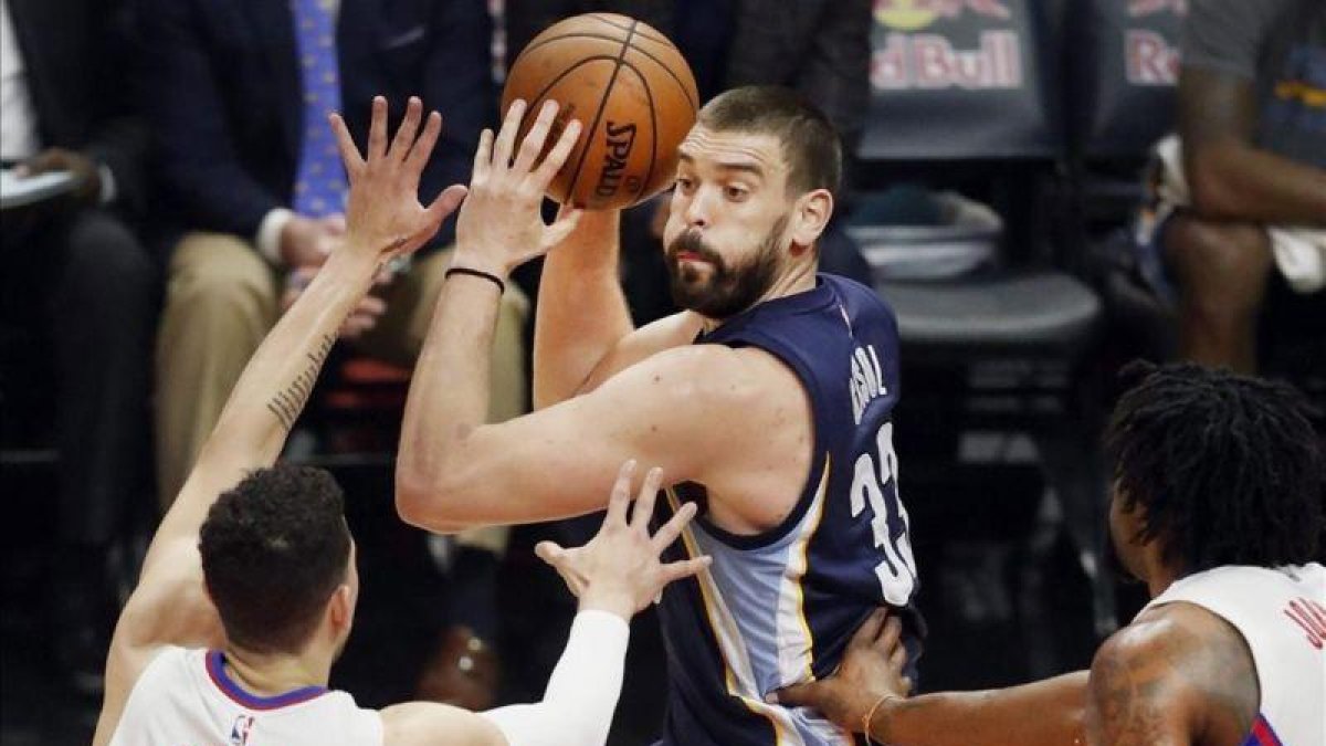 Buen partido de Marc Gasol, pero sin fortuna y con fortuna.-EFE / PAUL BUCK