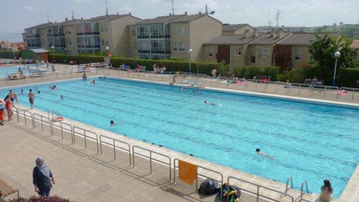 Las obras de las piscinas municipales de Briviesca están divididas en dos fases.-ECB