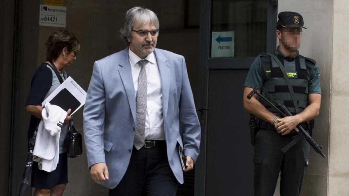 Joaquim Nin, tras prestar declaración ante la Guardia Civil.-JORDI COTRINA