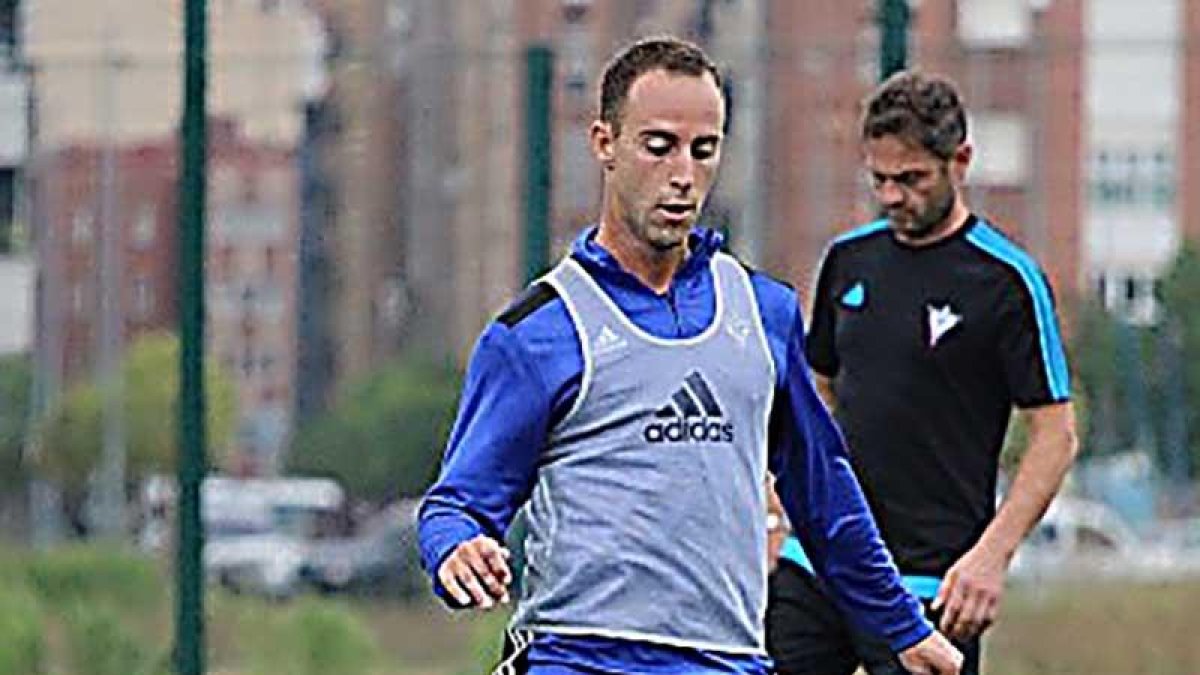 Odei Onaindia se ejercitó ayer con normalidad.-@CDMIRANDES
