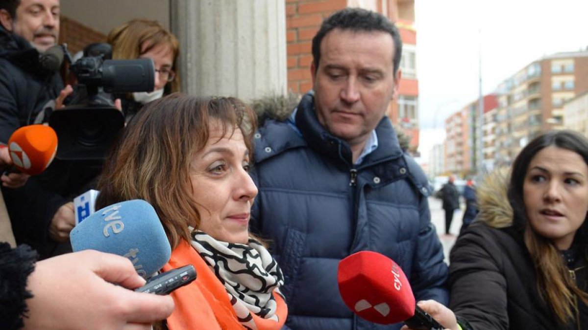 La psicóloga a la salida de los juzgados.-ICAL