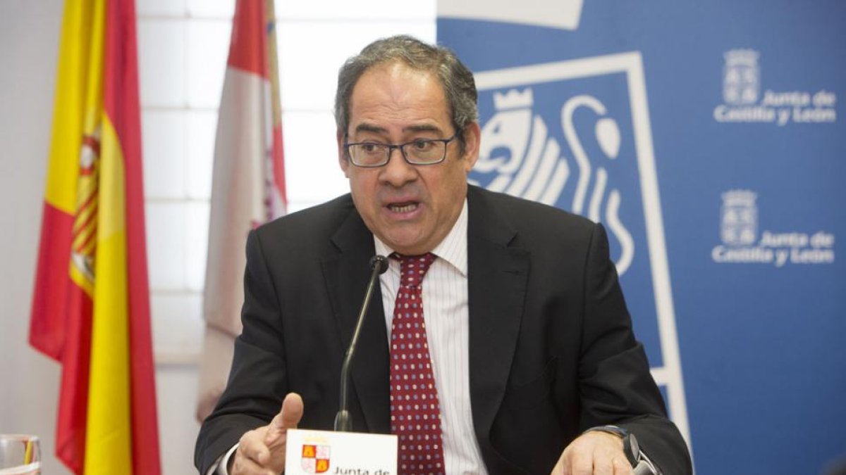 El delegado afirmó que a los 11,5 millones de euros iniciales se sumarán en breve más líneas nuevas de ayuda.-R. O.