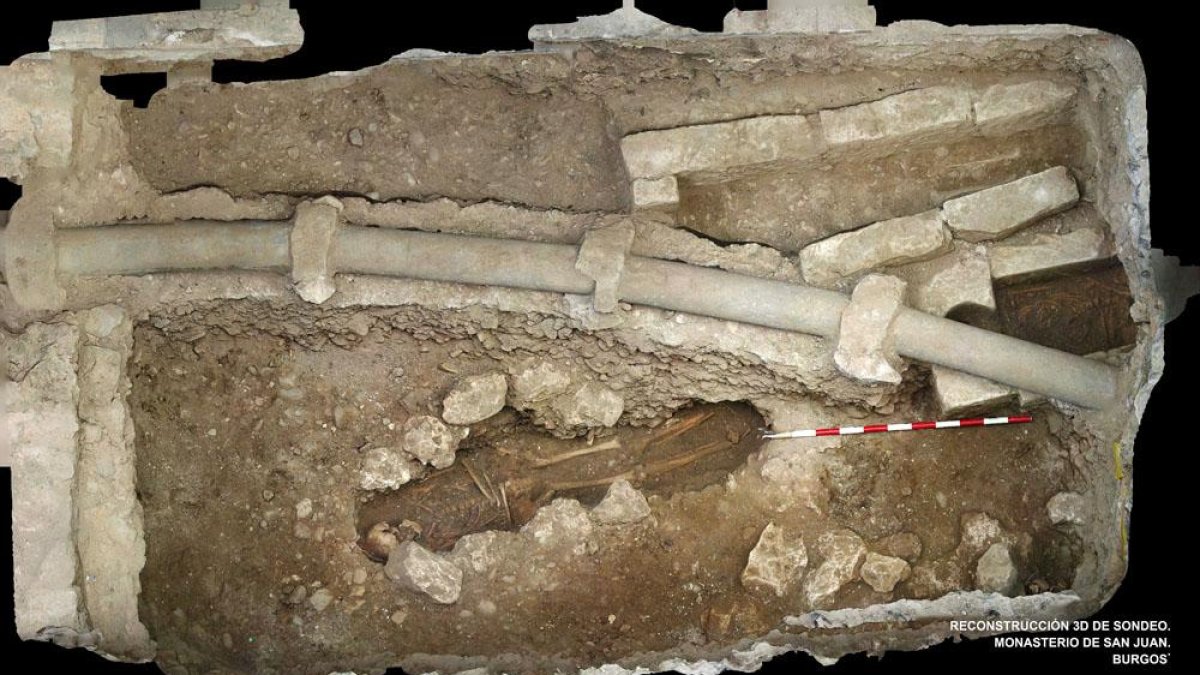 Los enterramientos aparecieron debajo de una tubería.-ARQUEOLOGÍA FORAMEN