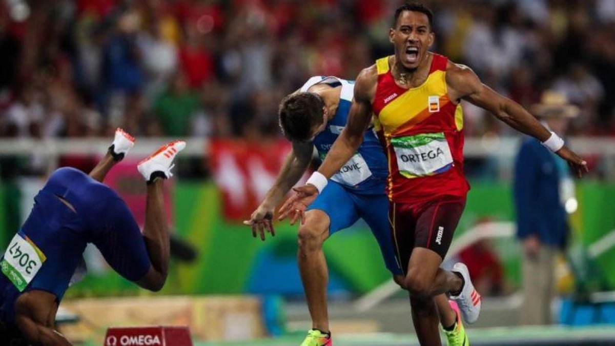 Orlando Ortega entra segundo en la final de 110 vallas.-EFE / FERNANDO BIZERRA JR