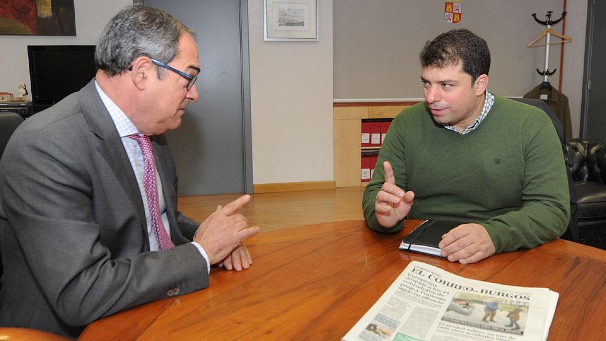 Baudilio Fernández-Mardomingo y Carlos Gallo, ayer, en Burgos.-ISRAEL L. MURILLO