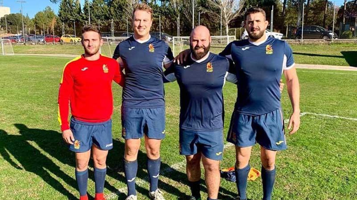 Calle, Ascroft-Leigh, Pisapia y Guido posan durante la concentración realizada con la selección española.-ECB