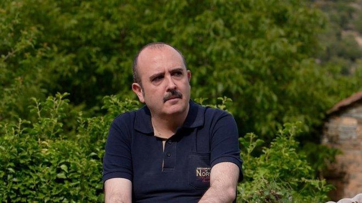 Carlos Areces, en la telecomedia El pueblo.-EL PERIÓDICO