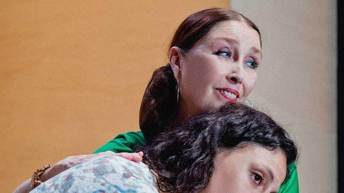 Nuria Mencía y Verónica Forqué, en una escena de ‘La respiración’.-J. N.