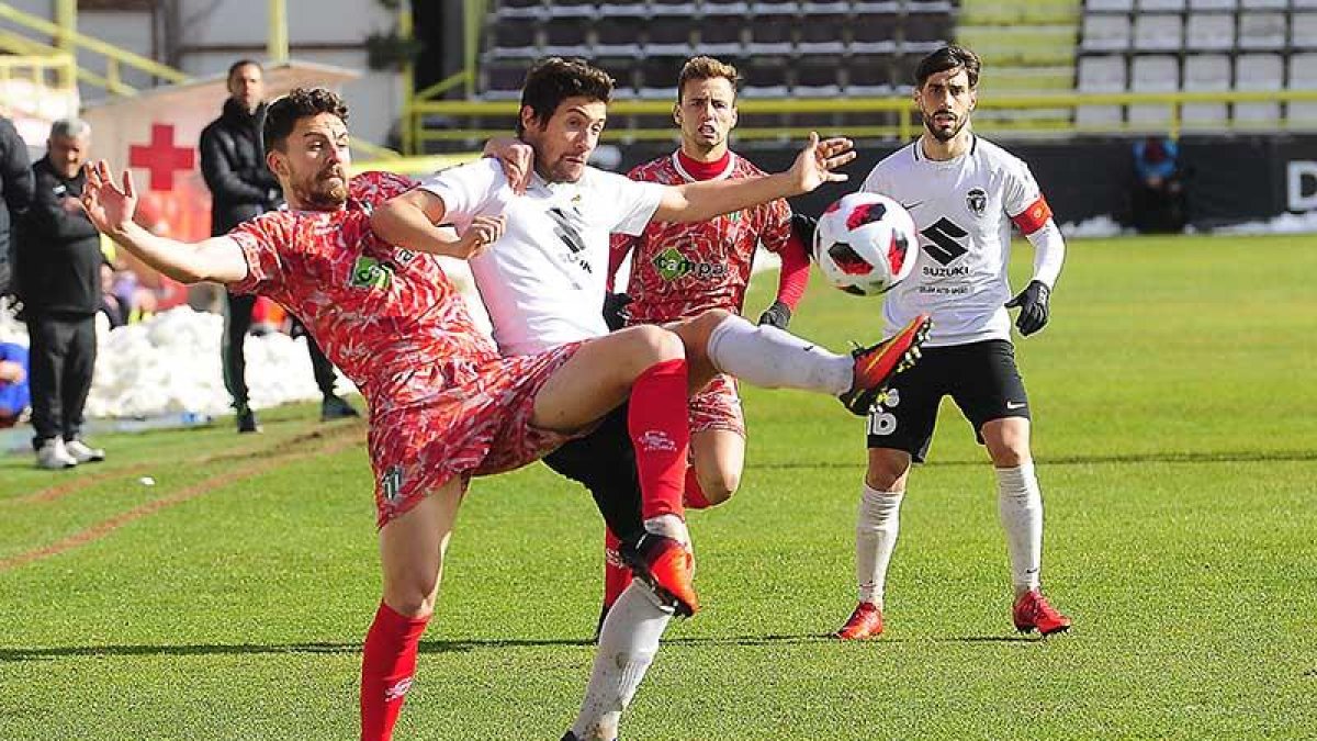 El Burgos CF no fue capaz de marcar ante el Guijuelo en El Plantío ni el pasado domingo en Coruña-Israel L. Murillo