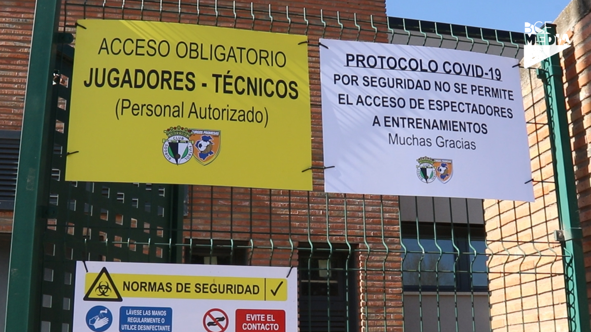 Cartel informativo en los aledaños de la Ciudad Deportiva. BURGOS CF