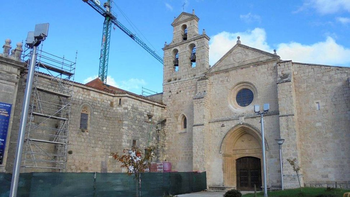 El alcalde pedáneo de San Juan de Ortega se alegra de que la obra del albergue avance, «al menos el conjunto se protege»-ECB