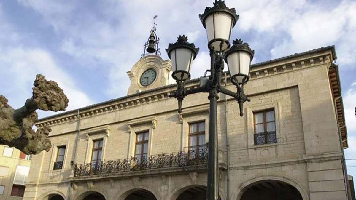 Esperan que el concurso de sustitución de luz quede resuelto en breve y pueda iniciarse, a más tardar, en septiembre.-ECB