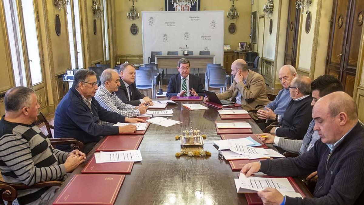 Los grupos de Acción Local solicitan a Rico una anticipación económica.-SANTI OTERO