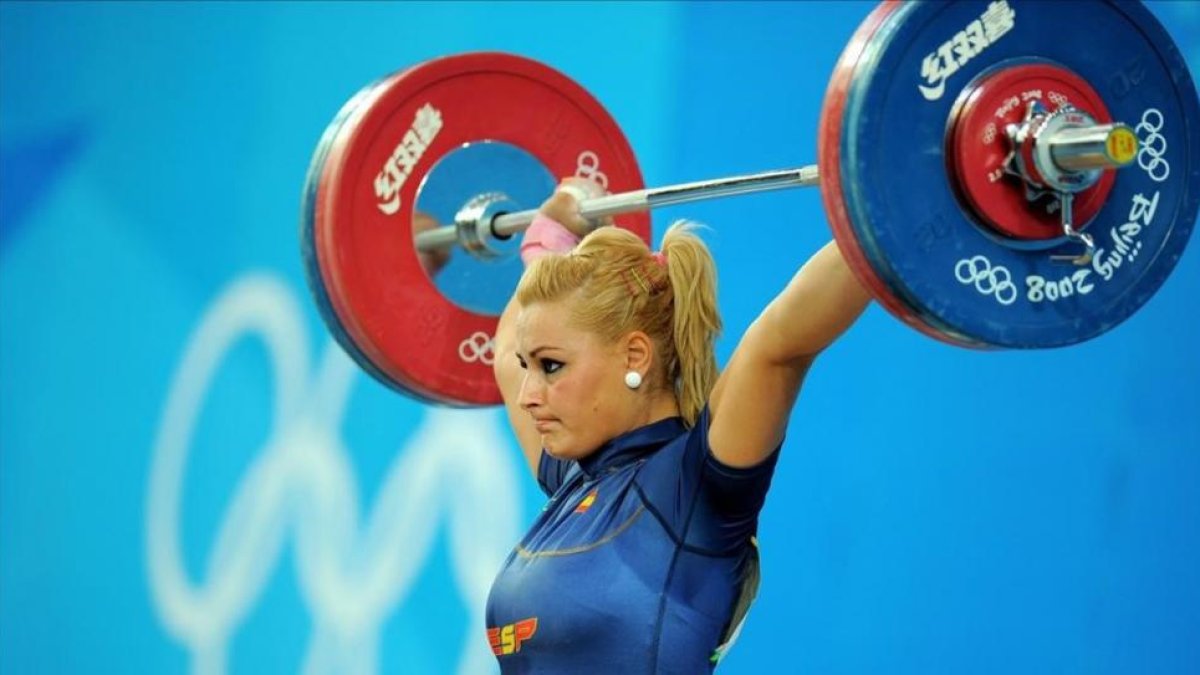 Lidia Valentín, durante su ejercicio en los Juegos de 2008-AFP / JUNG YEON-JE