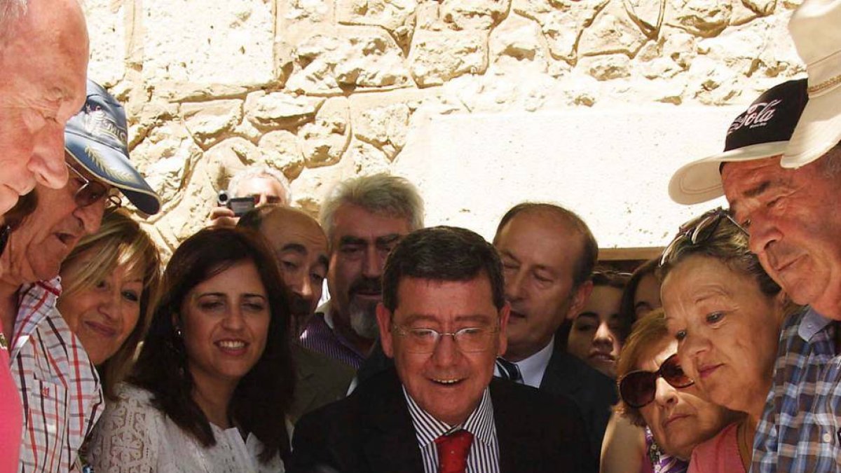 El presidente provincial, César Rico, durante su turno de juego.-G. G.