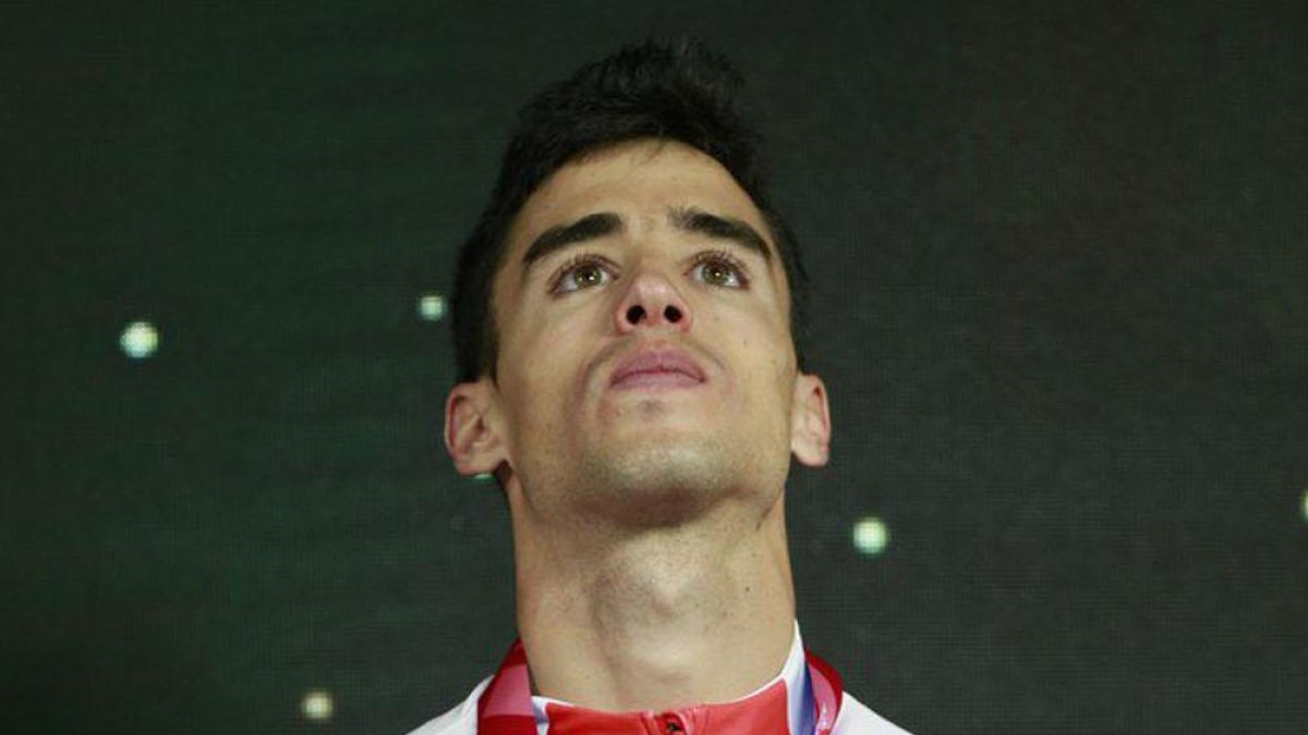 Jesús Gómez con el bronce logrado en el Europeo.-RFEA