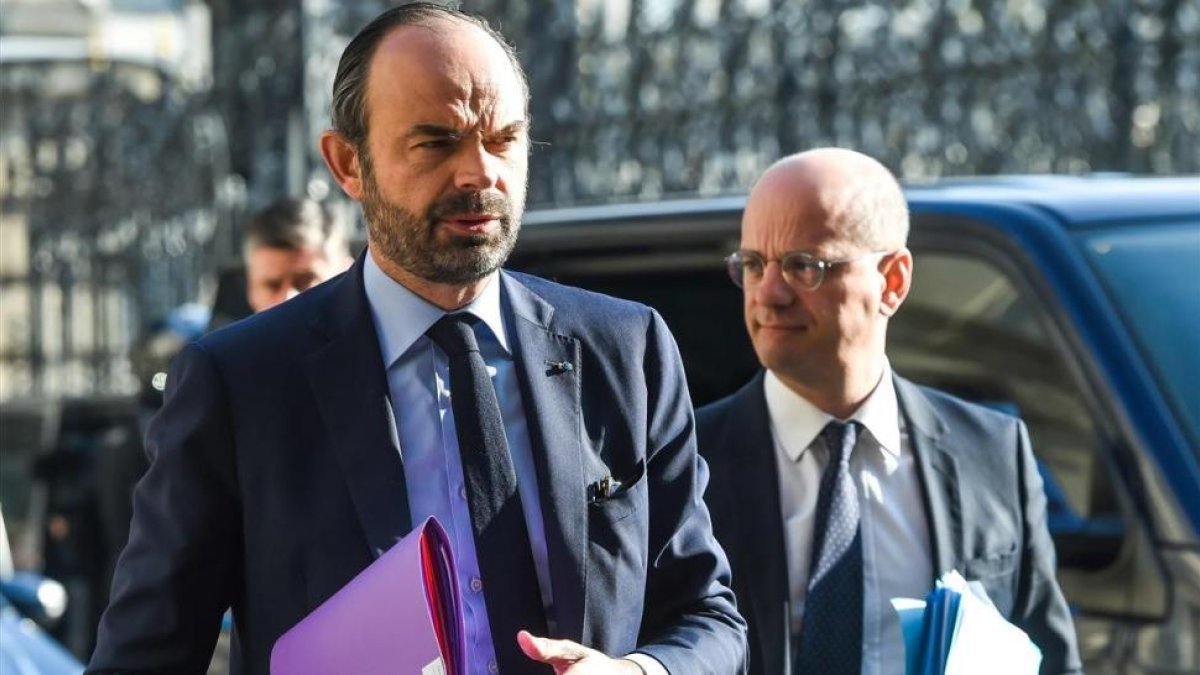 Philippe (izquierda) y el ministro francés de Educación Nacional, Jean Michel Blanquer, a su llegada a la presentación del plan de la prevención de la radicalización, en Lille.-/ AFP / PHILIPPE HUGUEN
