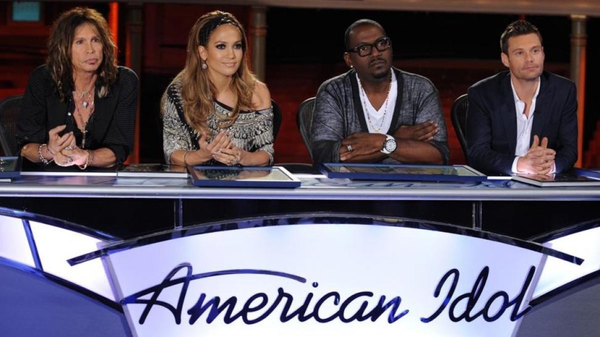 Jurado del concurso American Idol. De izquierda a derecha: Steven Tyler, Jennifer Lopez, Randy Jackson y Ryan Seacrest-EL PERIÓDICO