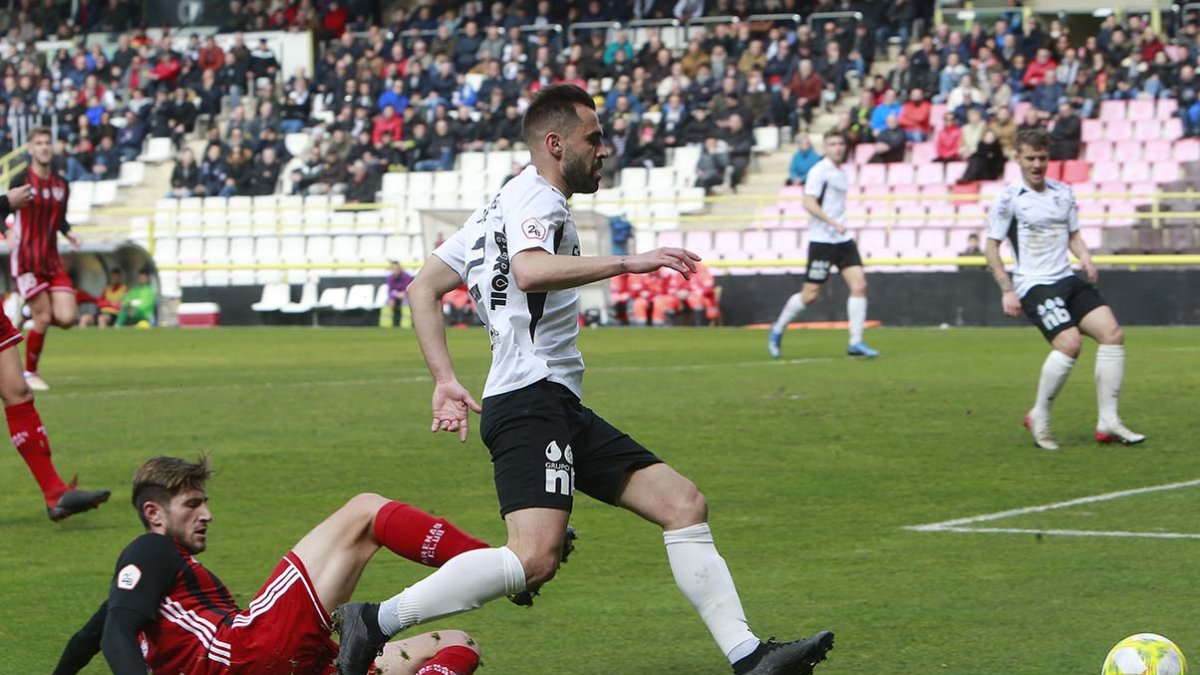 El Burgos CF jugó su último partido el domingo 8 de marzo contra el Arenas de Getxo. RAUL G. OCHOA