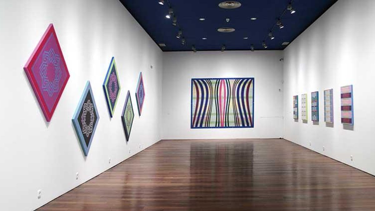 Vista general de ‘Mosaico romano: 13 variaciones’ en la estancia que ocupa en el Museo de Zamora, a escasos metros del mosaico inspirador.-