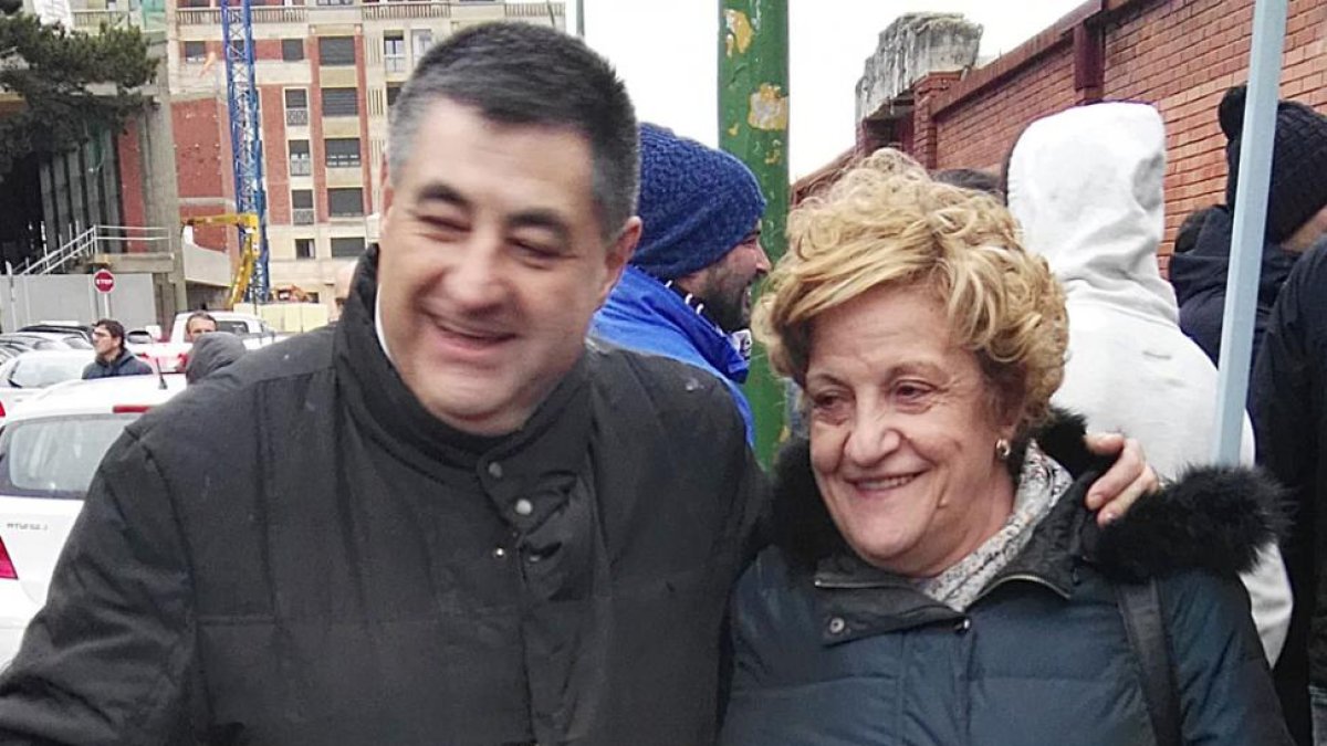 José Luis García junto a Ángelica Basurto.-