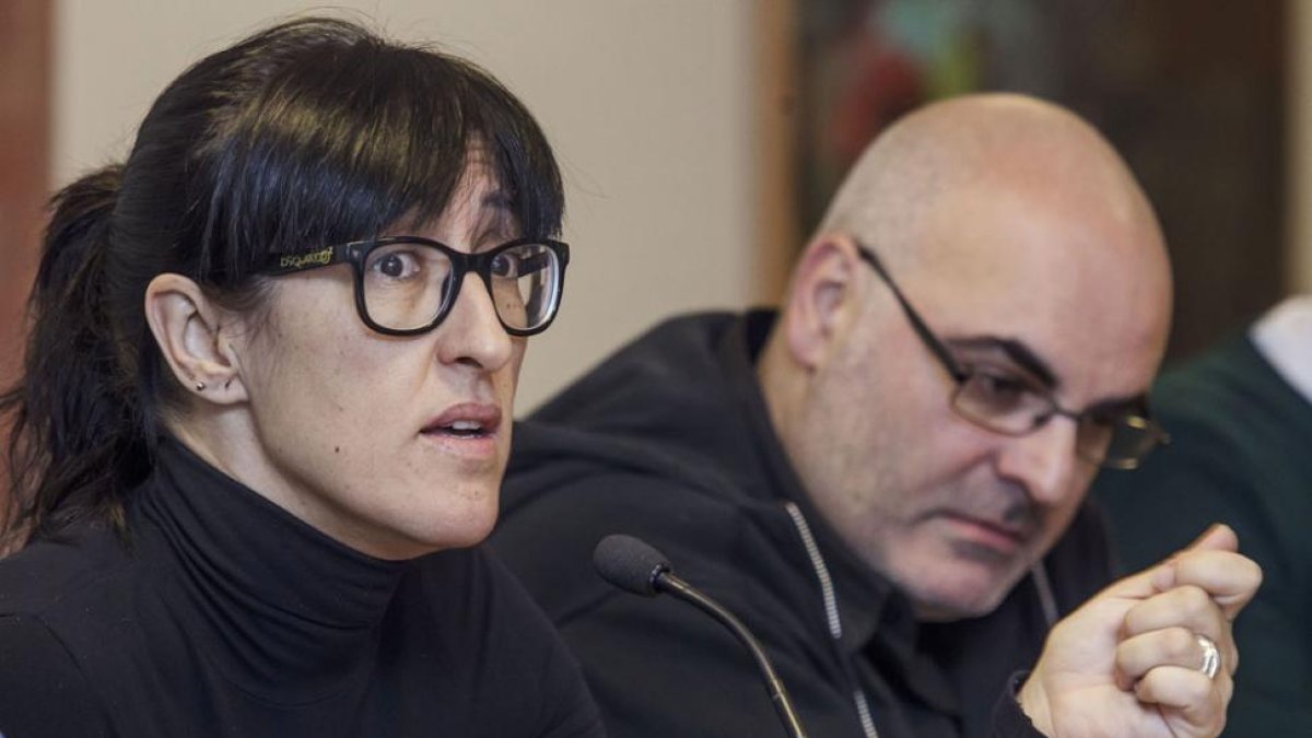 Agnés Mateus y Quim Tarrida, ayer, durante la rueda de prensa de presentación de ‘Hostiando a M.’.-Santi Otero