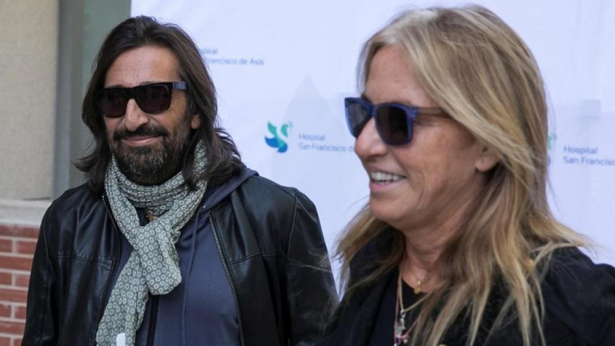 Antonio Carmona, este lunes, a la salida del hospital.-EFE / SANTI DONAIRE