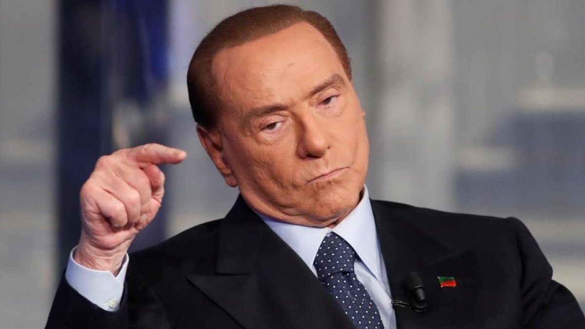 Silvio Berlusconi, durante su intervención en el programa de televisión Porta a porta.-/ REMO CASILLI