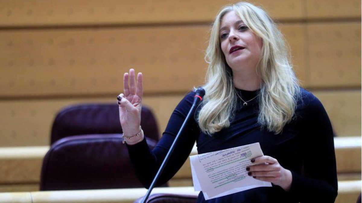 Polémica sobre la memoria histórica en el Senado: Esther Muñoz, del PP, reprocha al Gobierno que destine 15 millones para desenterrar unos huesos.-FERNANDO ALVARADO